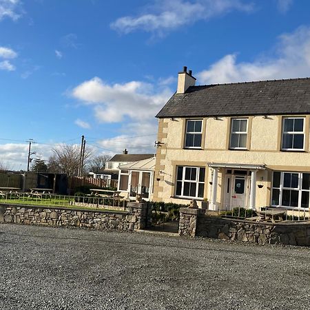 Taldrwst Farmhouse Guest House Dwyran Exterior photo